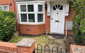 House Number 12 Sleeps Up To 4 With Smart Tvs In Every Room