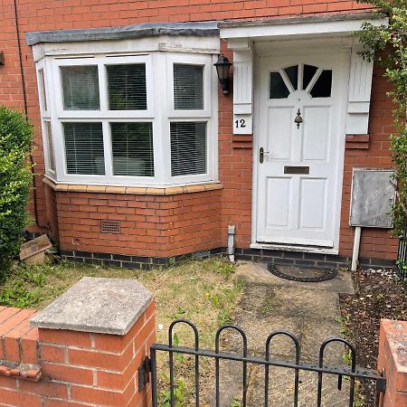 House Number 12 Sleeps Up To 4 With Smart Tvs In Every Room Wellington  Exterior photo