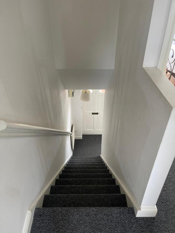House Number 12 Sleeps Up To 4 With Smart Tvs In Every Room Wellington  Exterior photo