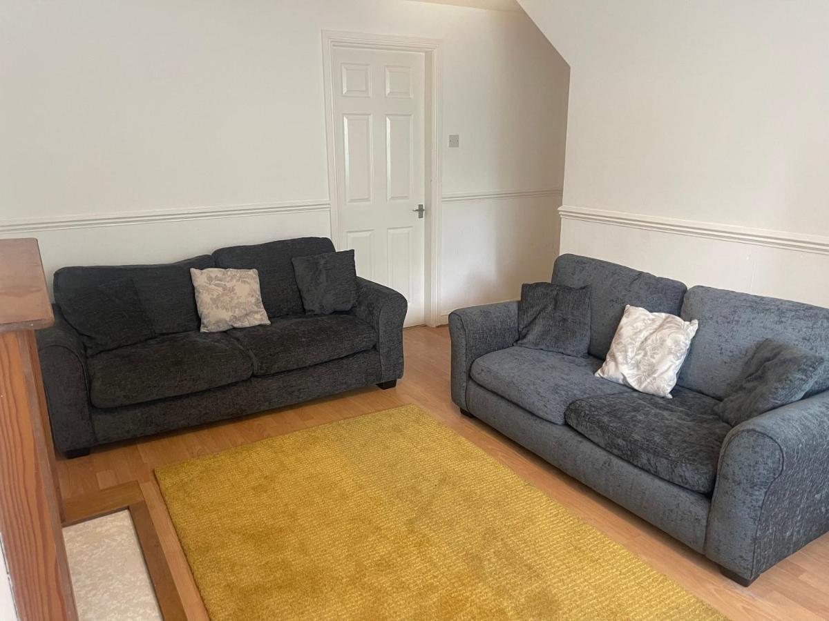 House Number 12 Sleeps Up To 4 With Smart Tvs In Every Room Wellington  Exterior photo